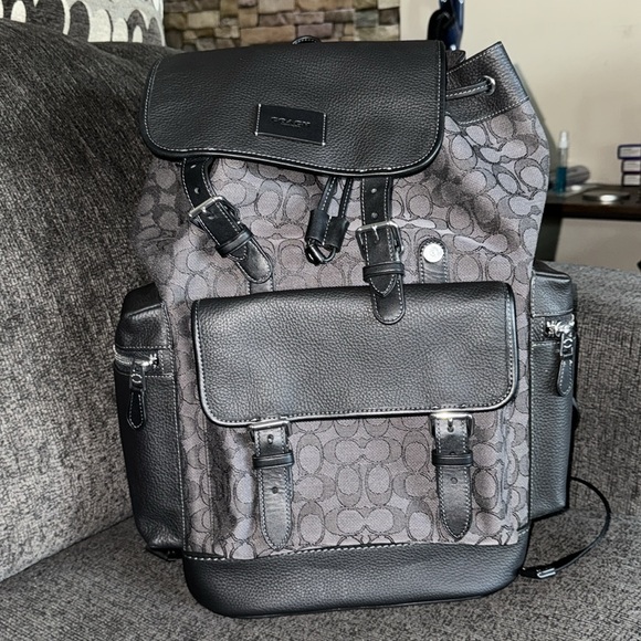 COPY - Sprint Backpack In Signature Jacquard - Picture 3 of 7